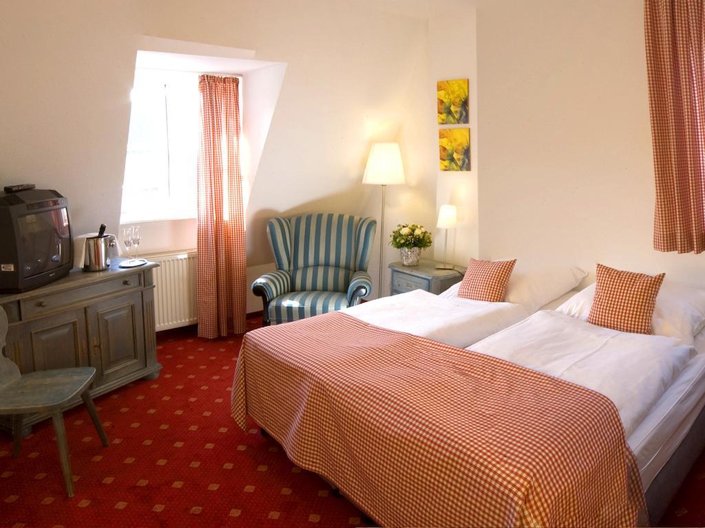 Landgasthof Und Hotel Weisser Lowe Eckental Стая снимка