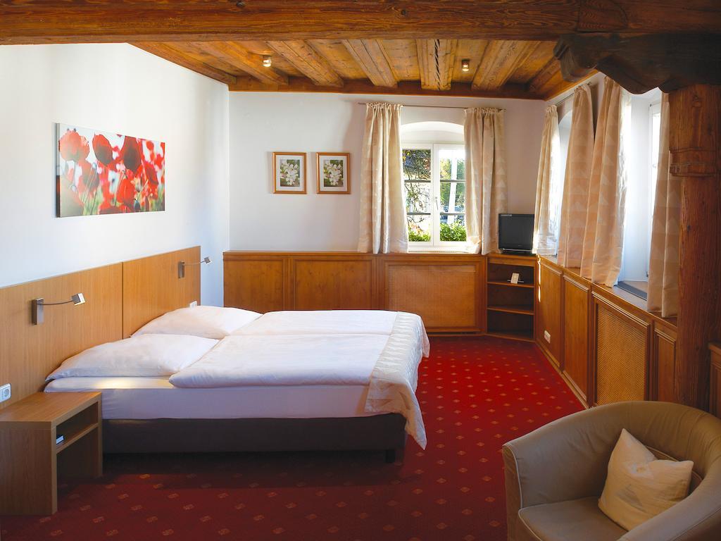 Landgasthof Und Hotel Weisser Lowe Eckental Стая снимка
