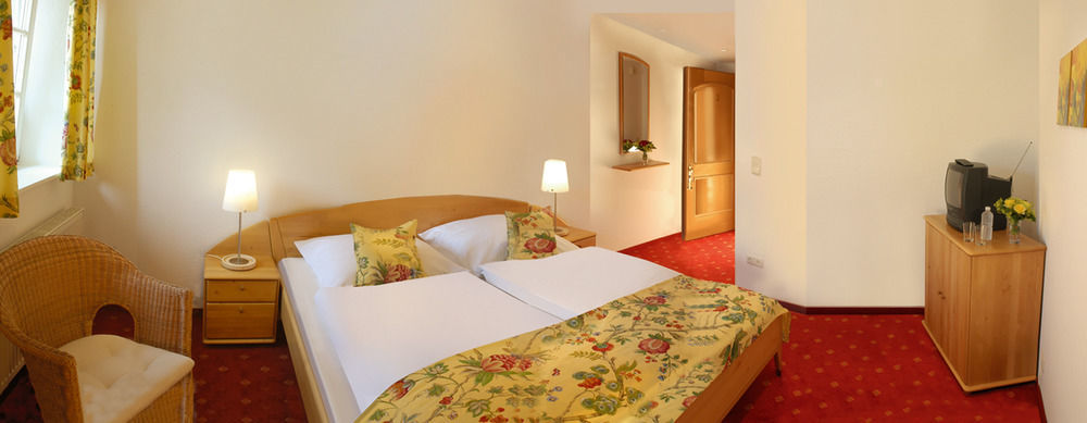Landgasthof Und Hotel Weisser Lowe Eckental Екстериор снимка