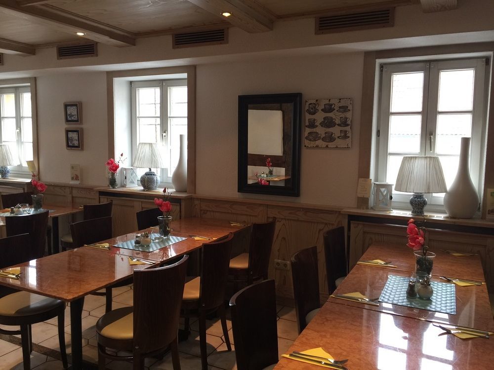 Landgasthof Und Hotel Weisser Lowe Eckental Екстериор снимка